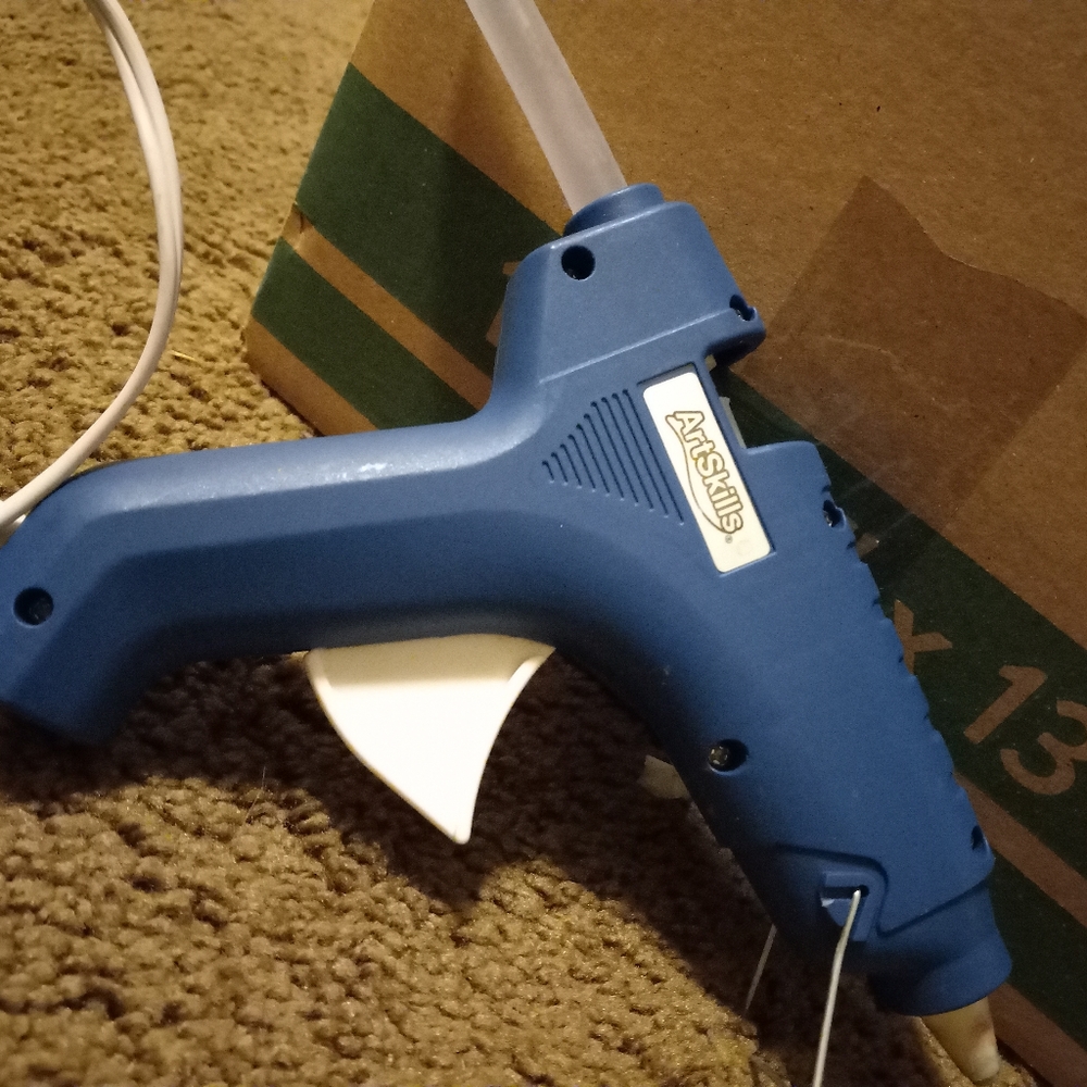 Hot glue gun